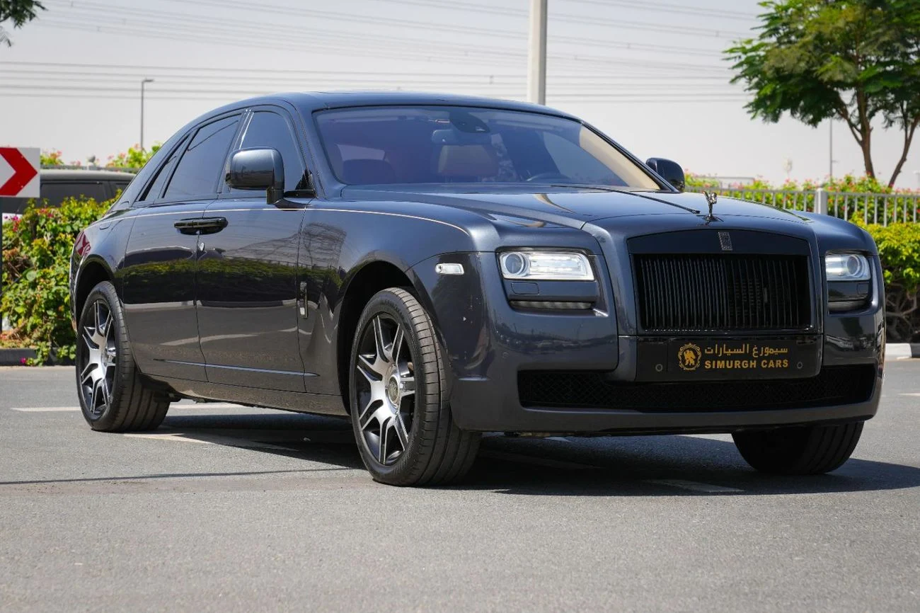2011 Rolls-Royce Ghost Standard, šedá, 88 000 km, dovoz SAE — foto 1