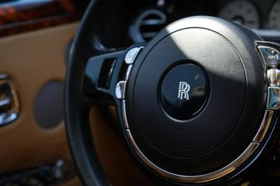 2011 Rolls-Royce Ghost Standard, šedá, 88 000 km, dovoz SAE — foto 14 z 16