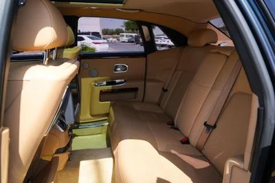 2011 Rolls-Royce Ghost Standard, šedá, 88 000 km, dovoz SAE — foto 15 z 16