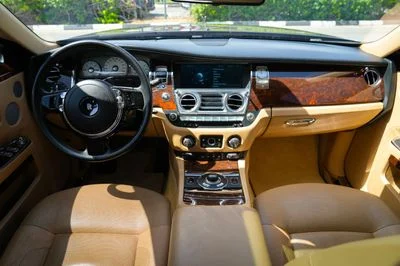 2011 Rolls-Royce Ghost Standard, šedá, 88 000 km, dovoz SAE — foto 4 z 16