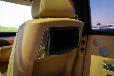 2011 Rolls-Royce Ghost Standard, šedá, 88 000 km, dovoz SAE — foto 9 z 16