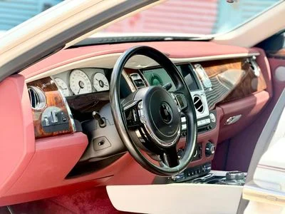 2017 Rolls-Royce Ghost SWB, bílá, 49 000 km, dovoz SAE — foto 6 z 14