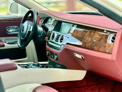 2017 Rolls-Royce Ghost SWB, bílá, 49 000 km, dovoz SAE — foto 7 z 14