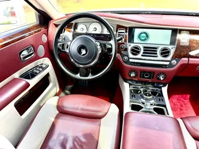 2017 Rolls-Royce Ghost SWB, bílá, 49 000 km, dovoz SAE — foto 8 z 14