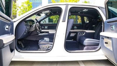 2022 Rolls-Royce Ghost, bílá, 29 000 km, dovoz SAE — foto 10 z 16