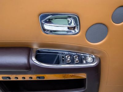 2017 Rolls-Royce Ghost SWB, bílá, 42 050 km, dovoz SAE — foto 12 z 16