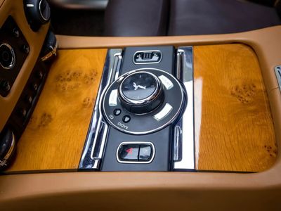 2017 Rolls-Royce Ghost SWB, bílá, 42 050 km, dovoz SAE — foto 13 z 16
