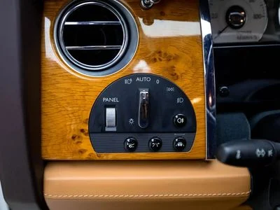 2017 Rolls-Royce Ghost SWB, bílá, 42 050 km, dovoz SAE — foto 14 z 16