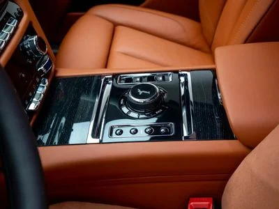 2022 Rolls-Royce Ghost, zelená, 7 000 km, dovoz SAE — foto 10 z 16
