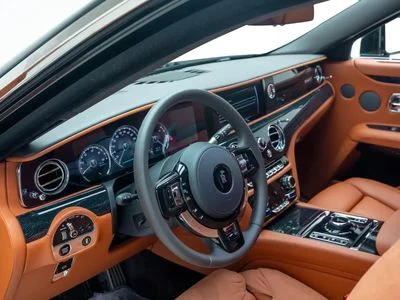2022 Rolls-Royce Ghost, zelená, 7 000 km, dovoz SAE — foto 9 z 16