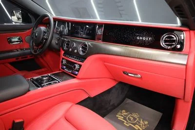 2022 Rolls-Royce Ghost EWB, černá, 47 000 km, dovoz SAE — foto 8 z 16