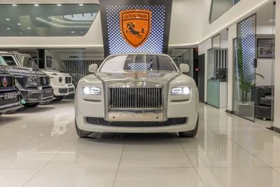 2010 Rolls-Royce Ghost STANDARD, bílá, 45 700 km, dovoz SAE — foto 2 z 16
