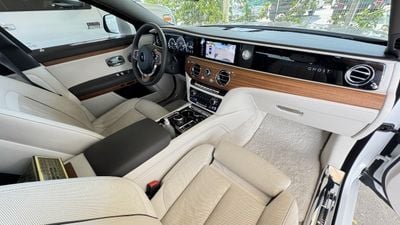 2022 Rolls-Royce Ghost, bílá, 14 000 km, dovoz SAE — foto 4 z 16