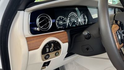 2022 Rolls-Royce Ghost, bílá, 14 000 km, dovoz SAE — foto 5 z 16