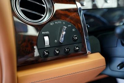 2018 Rolls-Royce Wraith STANDARD, hnědá, 78 000 km, dovoz SAE — foto 6 z 14