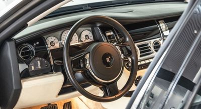 2016 Rolls-Royce Ghost SWB, zlatá, 22 100 km, dovoz SAE — foto 12 z 15