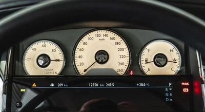 2016 Rolls-Royce Ghost SWB, zlatá, 22 100 km, dovoz SAE — foto 14 z 15