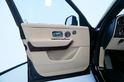 2020 Rolls-Royce Cullinan STD, modrá, 55 000 km, dovoz SAE — foto 6 z 16