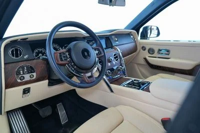 2020 Rolls-Royce Cullinan STD, modrá, 55 000 km, dovoz SAE — foto 7 z 16