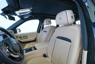 2020 Rolls-Royce Cullinan STD, modrá, 55 000 km, dovoz SAE — foto 9 z 16