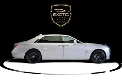 2021 Rolls-Royce Ghost EWB, stříbrná, 3 000 km, dovoz SAE — foto 3 z 12