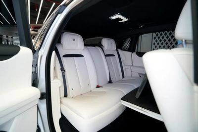 2021 Rolls-Royce Ghost EWB, stříbrná, 3 000 km, dovoz SAE — foto 6 z 12
