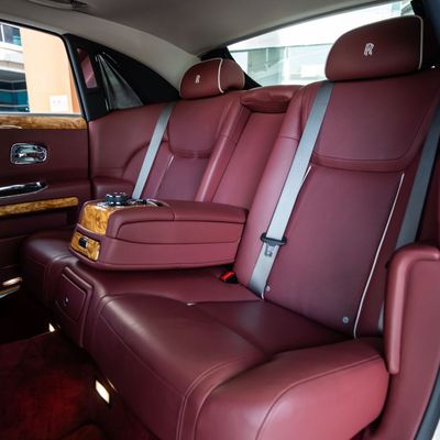 2015 Rolls-Royce Ghost, bílá, 42 000 km, dovoz SAE — foto 13 z 16