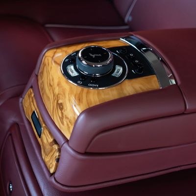 2015 Rolls-Royce Ghost, bílá, 42 000 km, dovoz SAE — foto 8 z 16