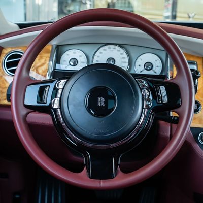 2015 Rolls-Royce Ghost, bílá, 42 000 km, dovoz SAE — foto 9 z 16