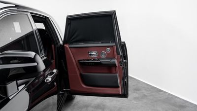 2019 Rolls-Royce Phantom EWB, černá, 20 564 km, dovoz SAE — foto 16 z 16