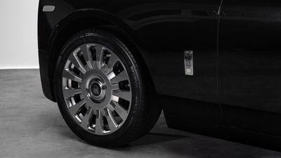 2019 Rolls-Royce Phantom EWB, černá, 20 564 km, dovoz SAE — foto 4 z 16