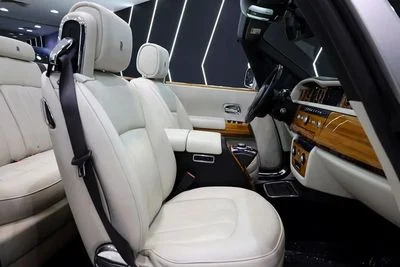 2013 Rolls-Royce Phantom Drophead, stříbrná, 34 000 km, dovoz SAE — foto 10 z 16
