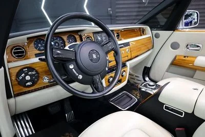 2013 Rolls-Royce Phantom Drophead, stříbrná, 34 000 km, dovoz SAE — foto 6 z 16