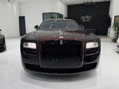 2014 Rolls-Royce Ghost SWB, černá, 97 000 km, dovoz SAE — foto 2 z 13