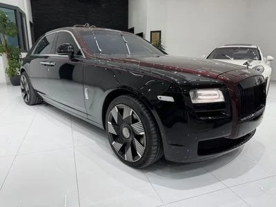 2014 Rolls-Royce Ghost SWB, černá, 97 000 km, dovoz SAE — foto 3 z 13