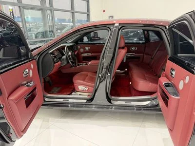 2014 Rolls-Royce Ghost SWB, černá, 97 000 km, dovoz SAE — foto 9 z 13