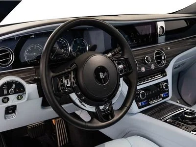 2021 Rolls-Royce Ghost EWB, šedá, 12 400 km, dovoz SAE — foto 7 z 16