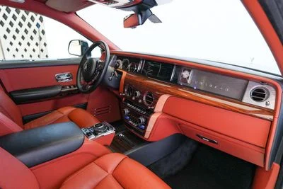 2019 Rolls-Royce Phantom STANDARD, černá, 57 000 km, dovoz SAE — foto 9 z 15