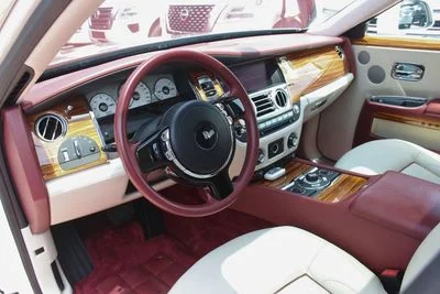 2013 Rolls-Royce Ghost STANDARD, bílá, 113 000 km, dovoz SAE — foto 10 z 16