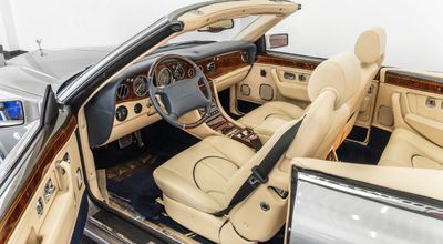 2002 Rolls-Royce Corniche, šedá, 12 472 km, dovoz SAE — foto 13 z 16