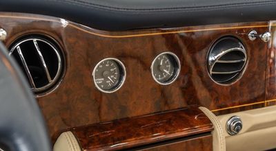 2002 Rolls-Royce Corniche, šedá, 12 472 km, dovoz SAE — foto 15 z 16