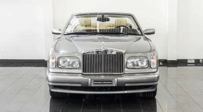 2002 Rolls-Royce Corniche, šedá, 12 472 km, dovoz SAE — foto 2 z 16