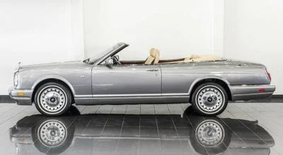 2002 Rolls-Royce Corniche, šedá, 12 472 km, dovoz SAE — foto 4 z 16