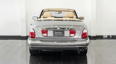 2002 Rolls-Royce Corniche, šedá, 12 472 km, dovoz SAE — foto 5 z 16