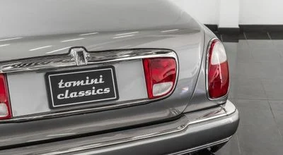 2002 Rolls-Royce Corniche, šedá, 12 472 km, dovoz SAE — foto 7 z 16