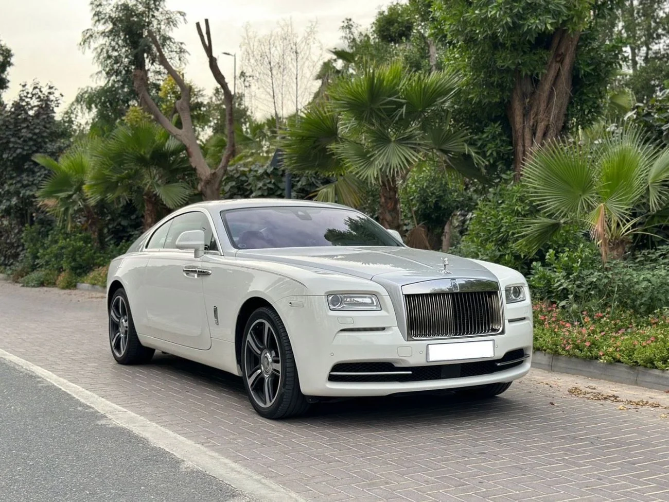 2015 Rolls-Royce Wraith, bílá, 70 000 km, dovoz SAE — foto 1