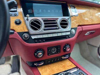 2015 Rolls-Royce Wraith, bílá, 70 000 km, dovoz SAE — foto 14 z 16