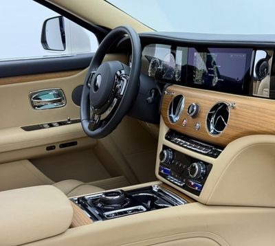 2022 Rolls-Royce Ghost EWB, bílá, 15 260 km, dovoz SAE — foto 12 z 16