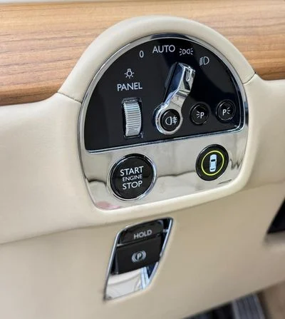 2022 Rolls-Royce Ghost EWB, bílá, 15 260 km, dovoz SAE — foto 13 z 16