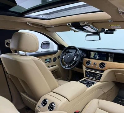 2022 Rolls-Royce Ghost EWB, bílá, 15 260 km, dovoz SAE — foto 14 z 16